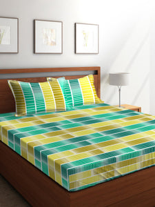 Tangerine Green Geometric Flat 144 TC Cotton 1 King Bedsheet with 2 Pillow Covers